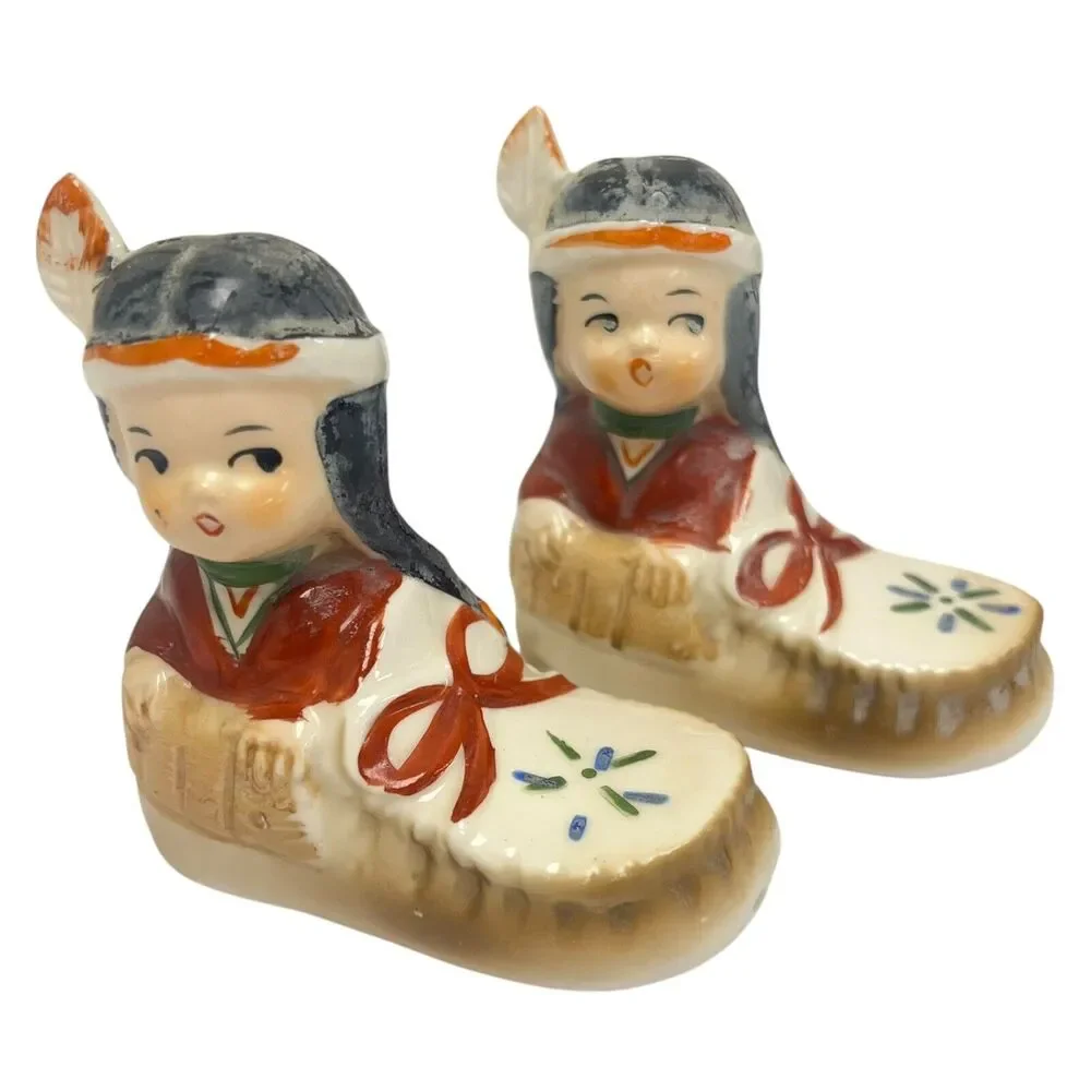 Vintage 1950s Salt & Pepper‎ Shakers Native American Indian Girls Moccasin Japan